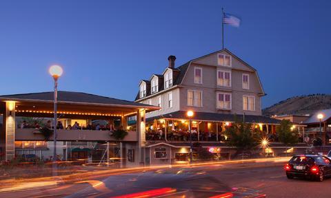 1335371762_Campbells-Resort-Lake-Chelan_outside_lowres_480_jpg